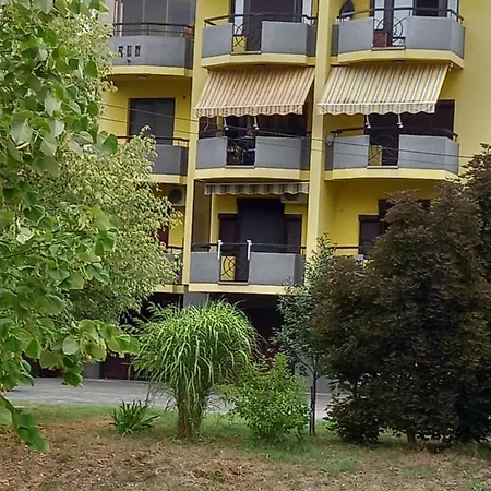 Vila Izvor,sneznik 100m Od Pesacke Zone Bulevar Srpskih Ratnika 55a